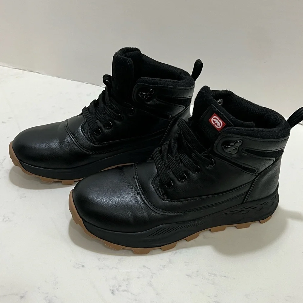 Lugz Black and Brown Boots with Modern Design